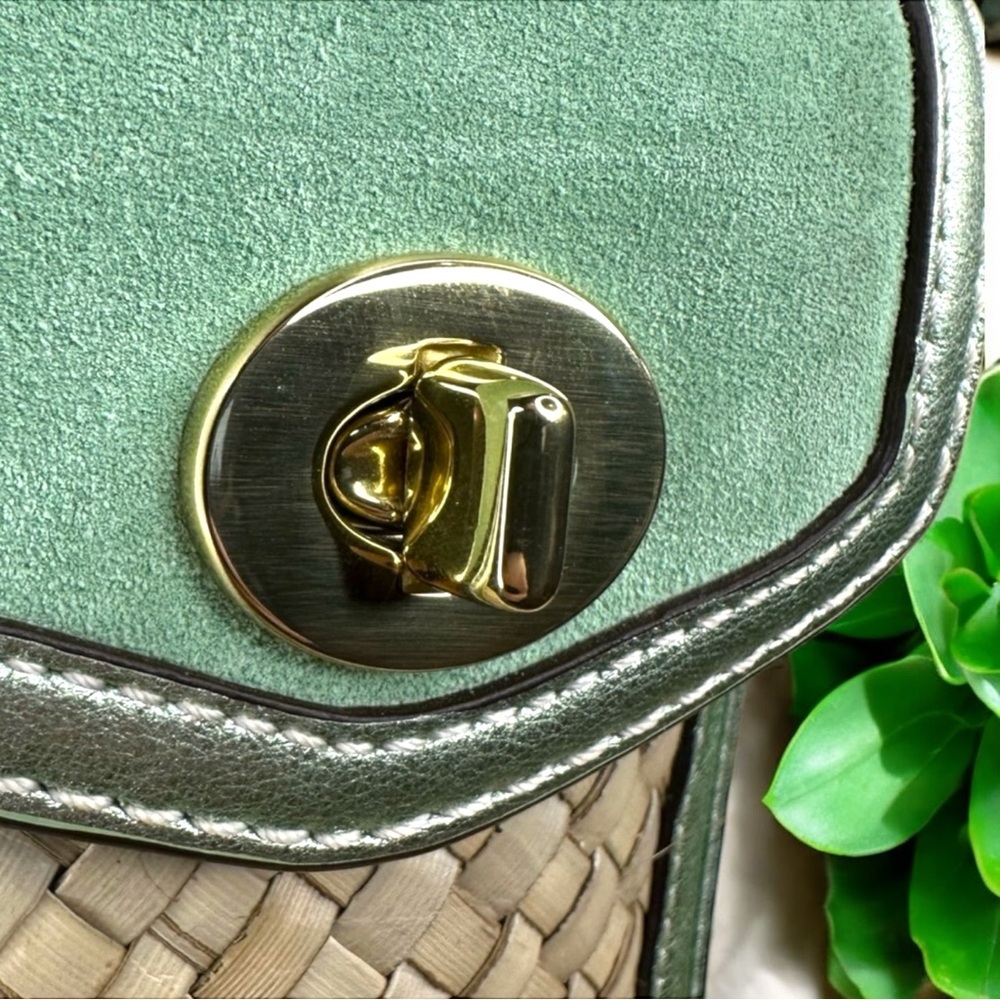 Coach Green and Tan Tote with Woven Design - Picture 16 of 16